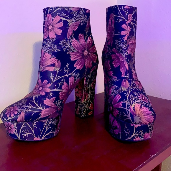 Qupid Shoes - Floral Booties
